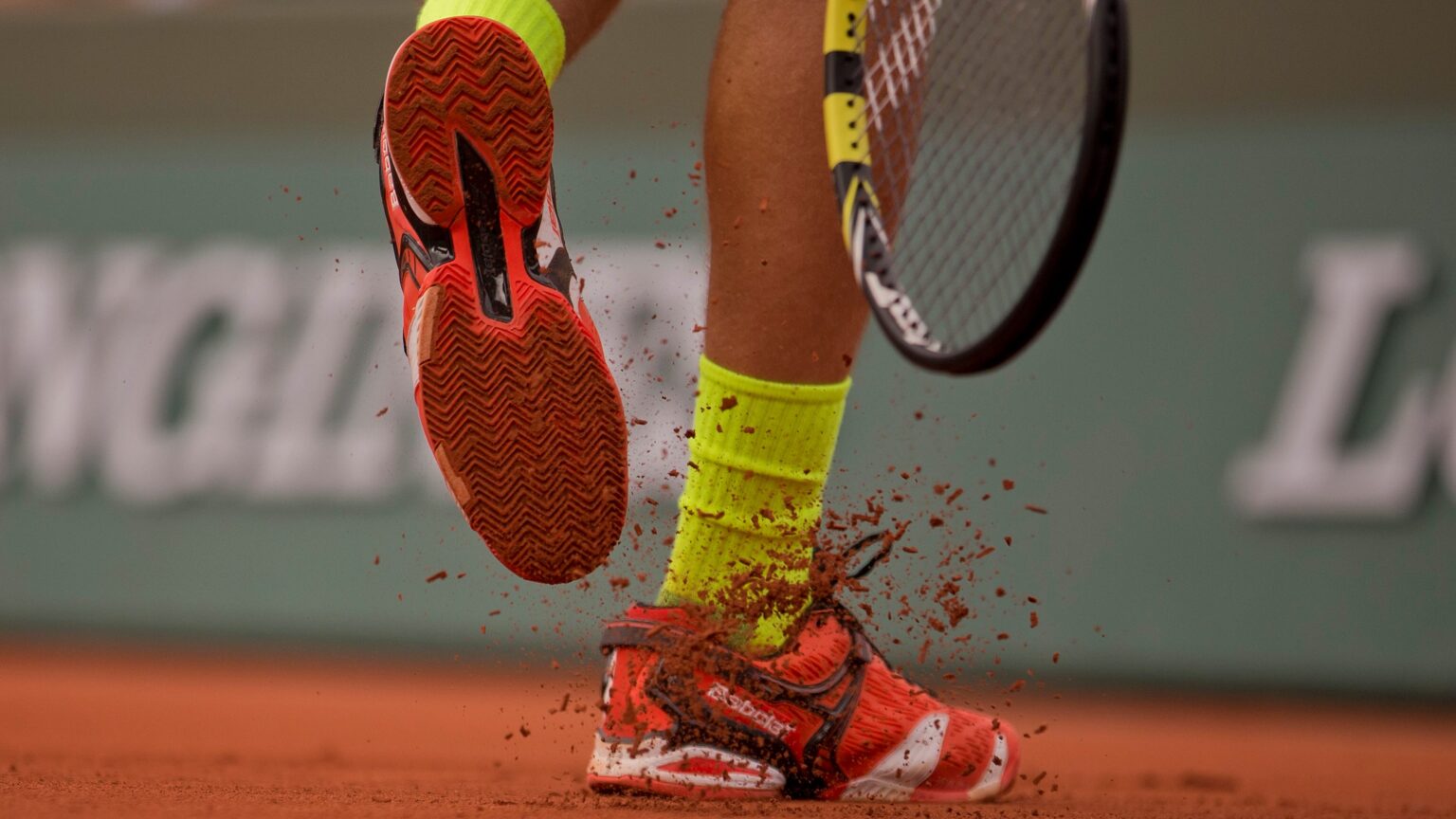 best-tennis-shoes-for-different-types-of-courts-2020-guide