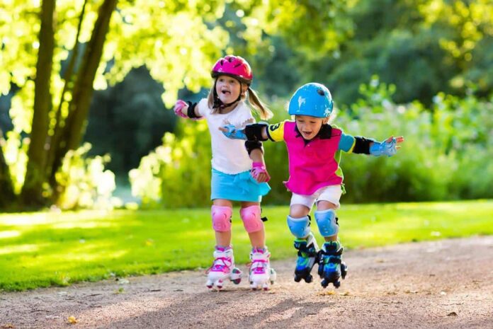 toddlers-roller-skating